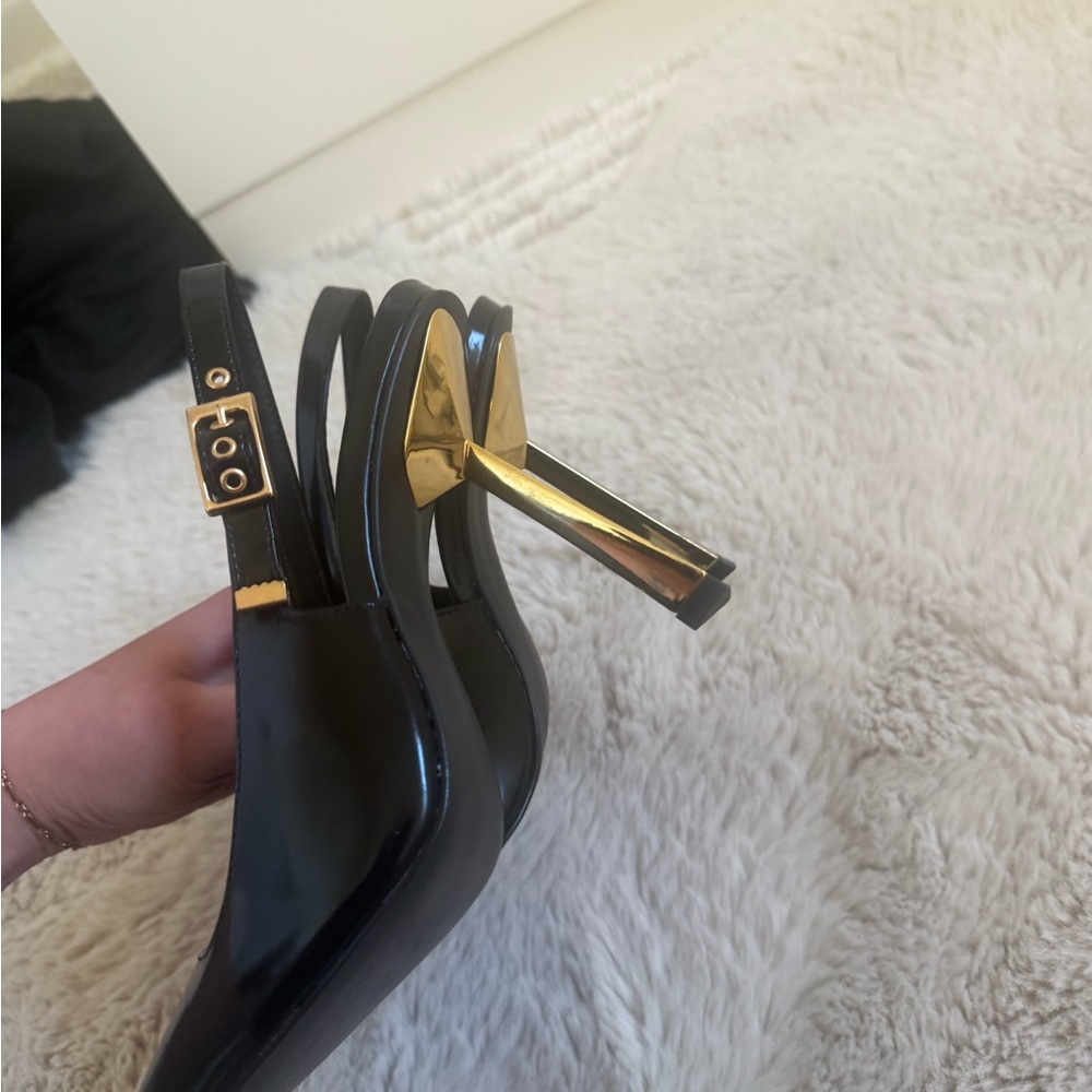 Steve Madden Black and Gold Slingback Heels - Picture 5 of 6